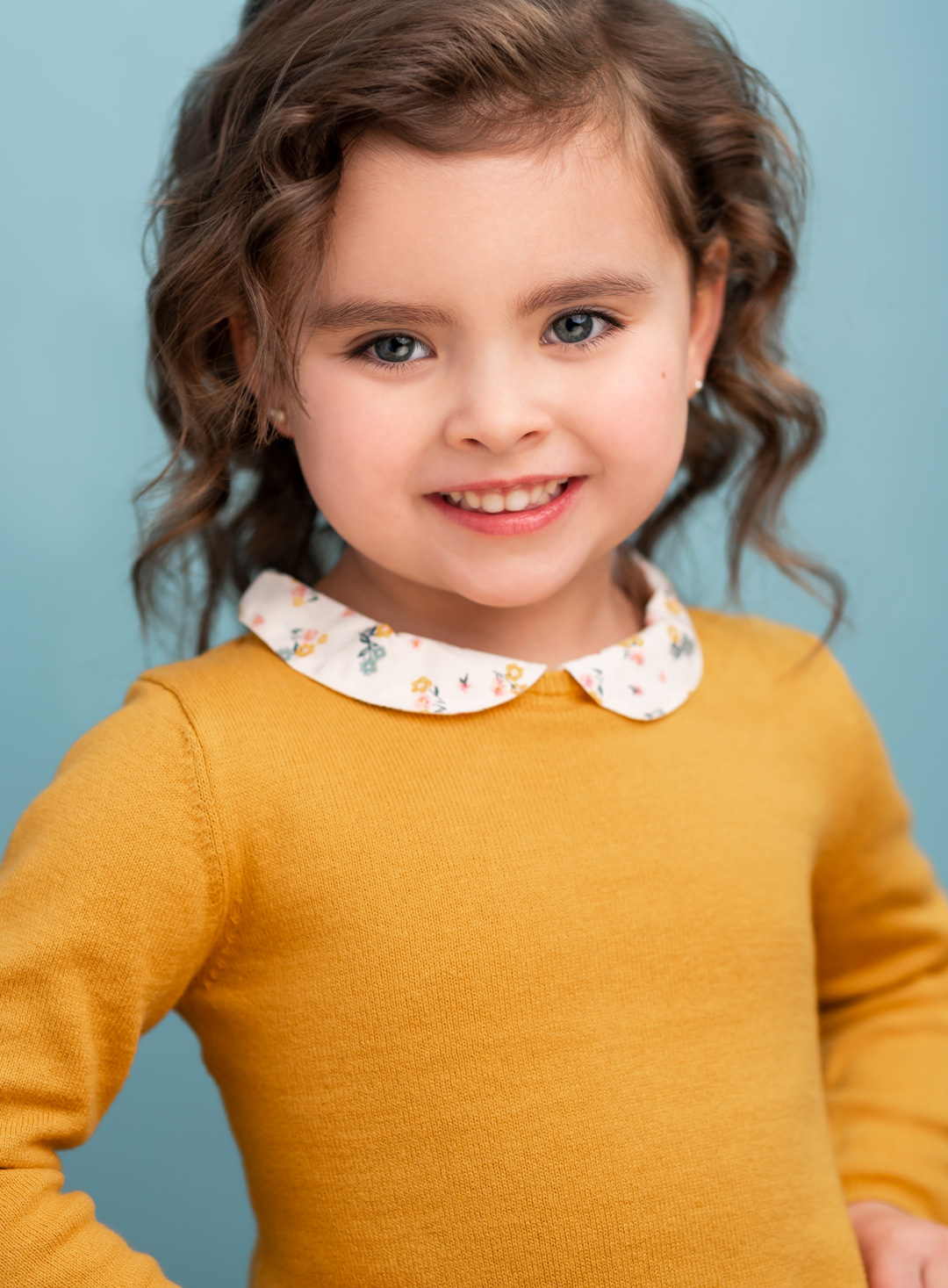 Hallmark child actor Mila Jones smiling