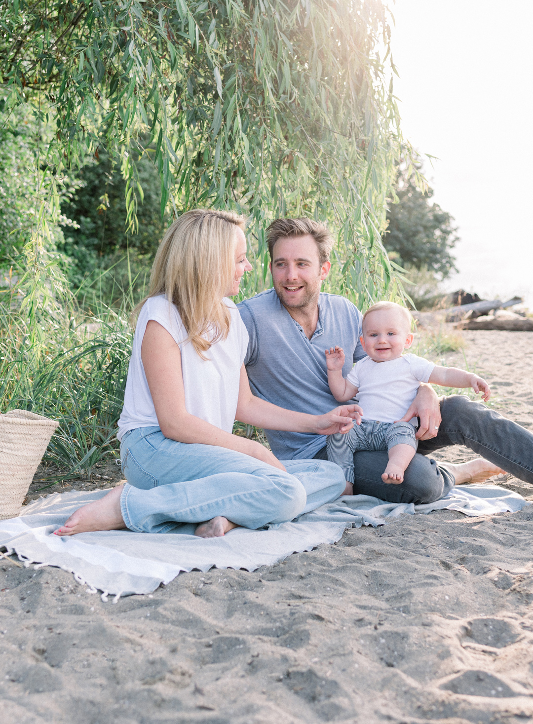 Natural outdoor family photos Vancouver