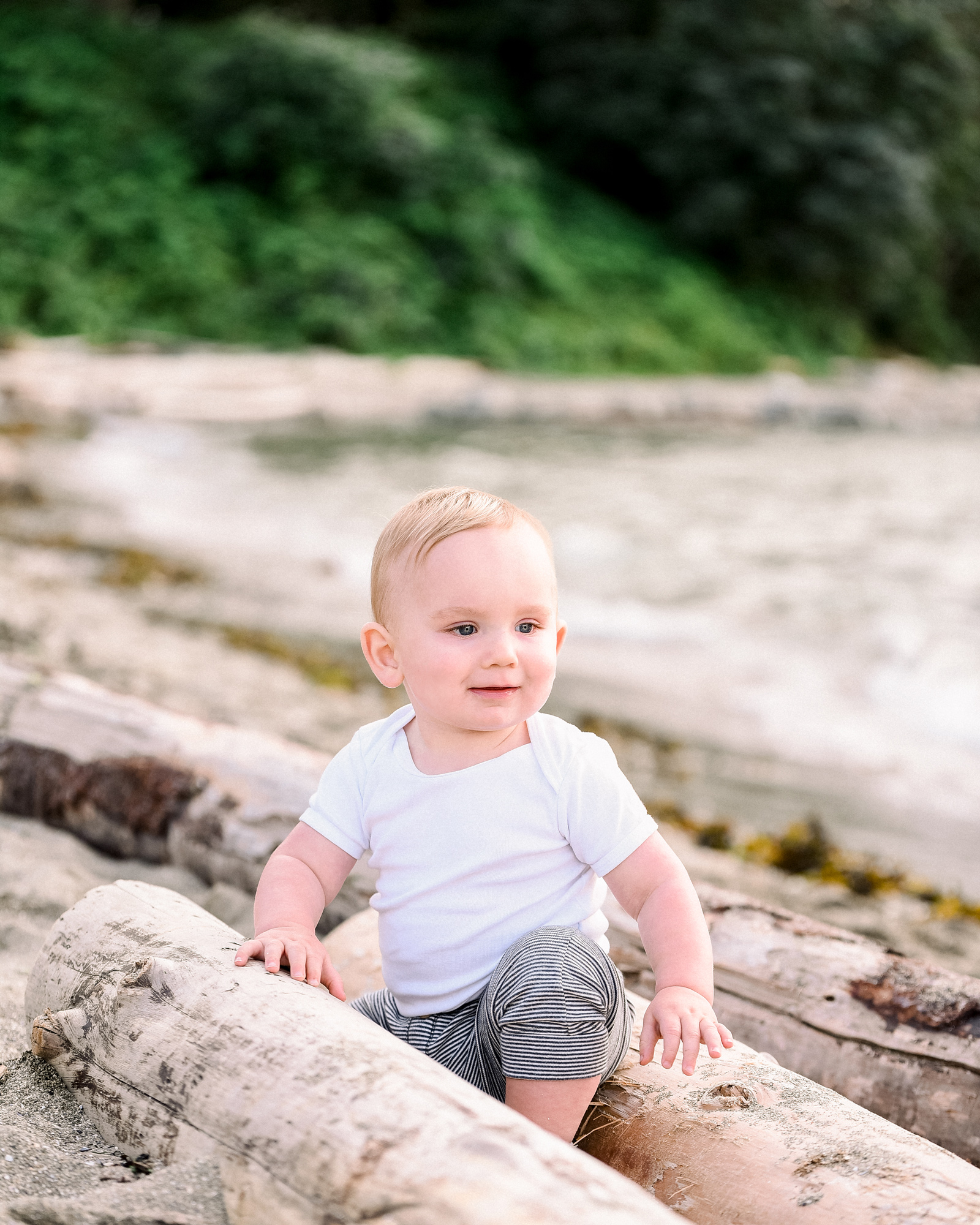 Family photos on the beach on the Sunshine Coast BC