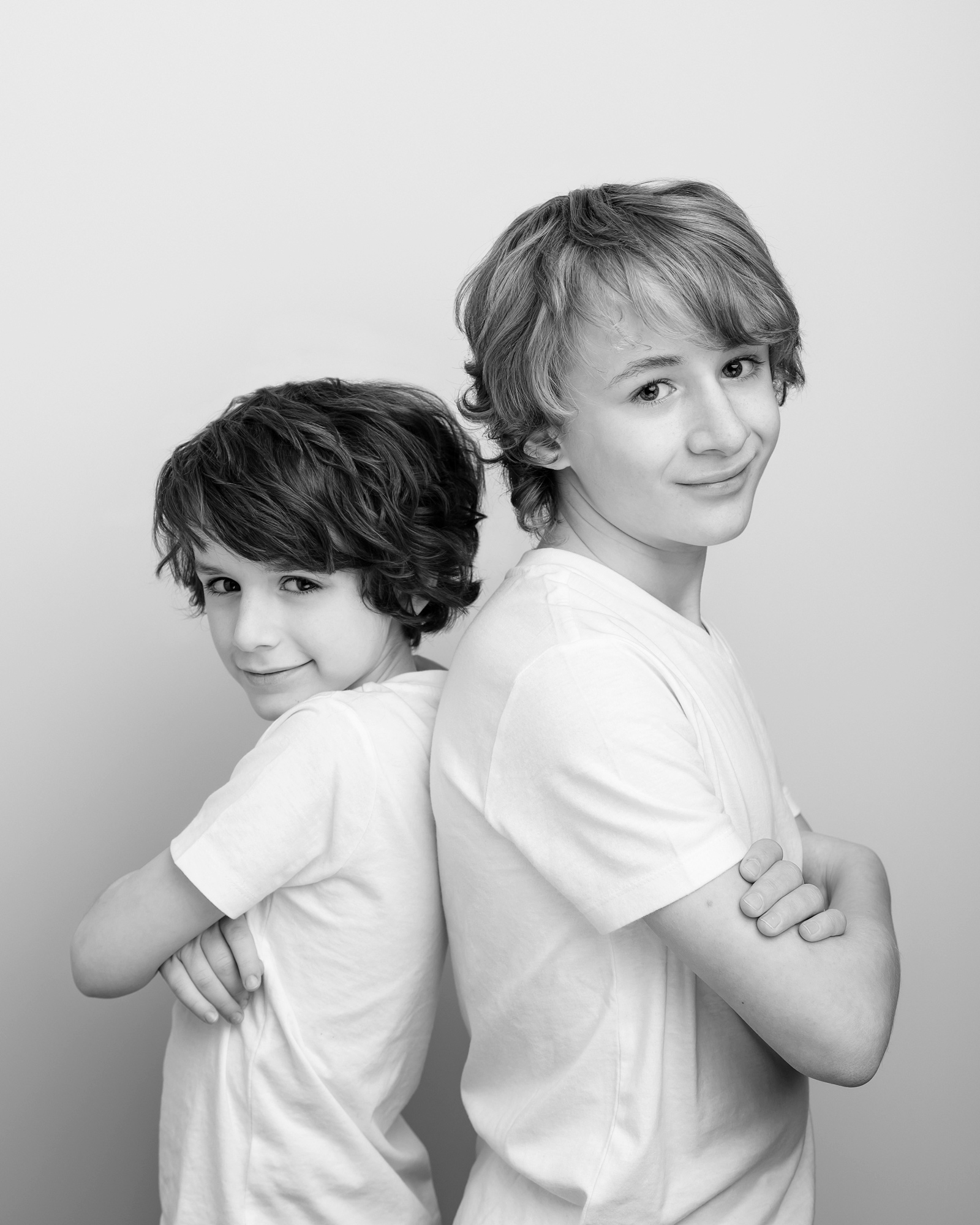 cute brothers photoshoot with Azriel and Aias Dalman