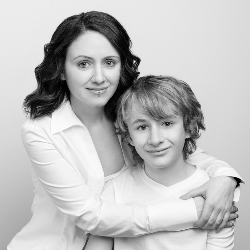 Magazine style black and white minimalistic family portraits.