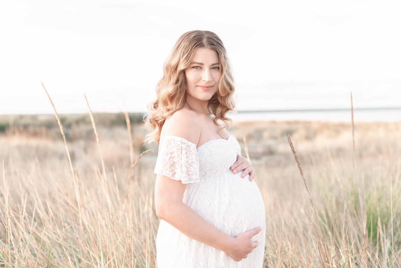 Outdoor maternity photos on the sunshine coast bc