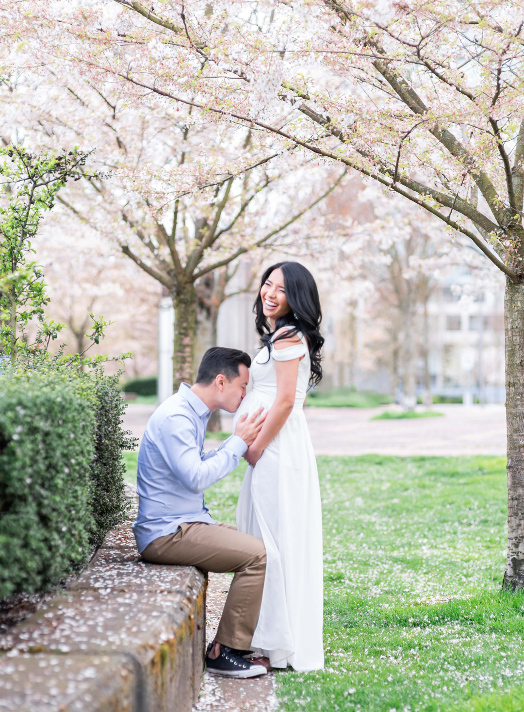 Vancouver candid outdoor couple and maternity photos