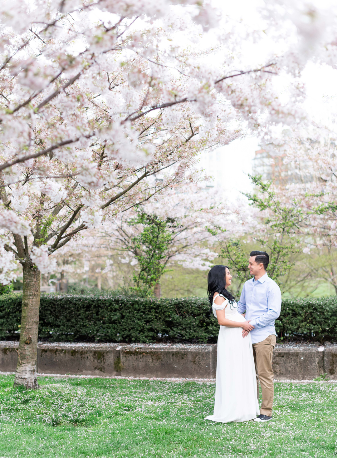 Vancouver parents expecting first baby maternity photos outdoors