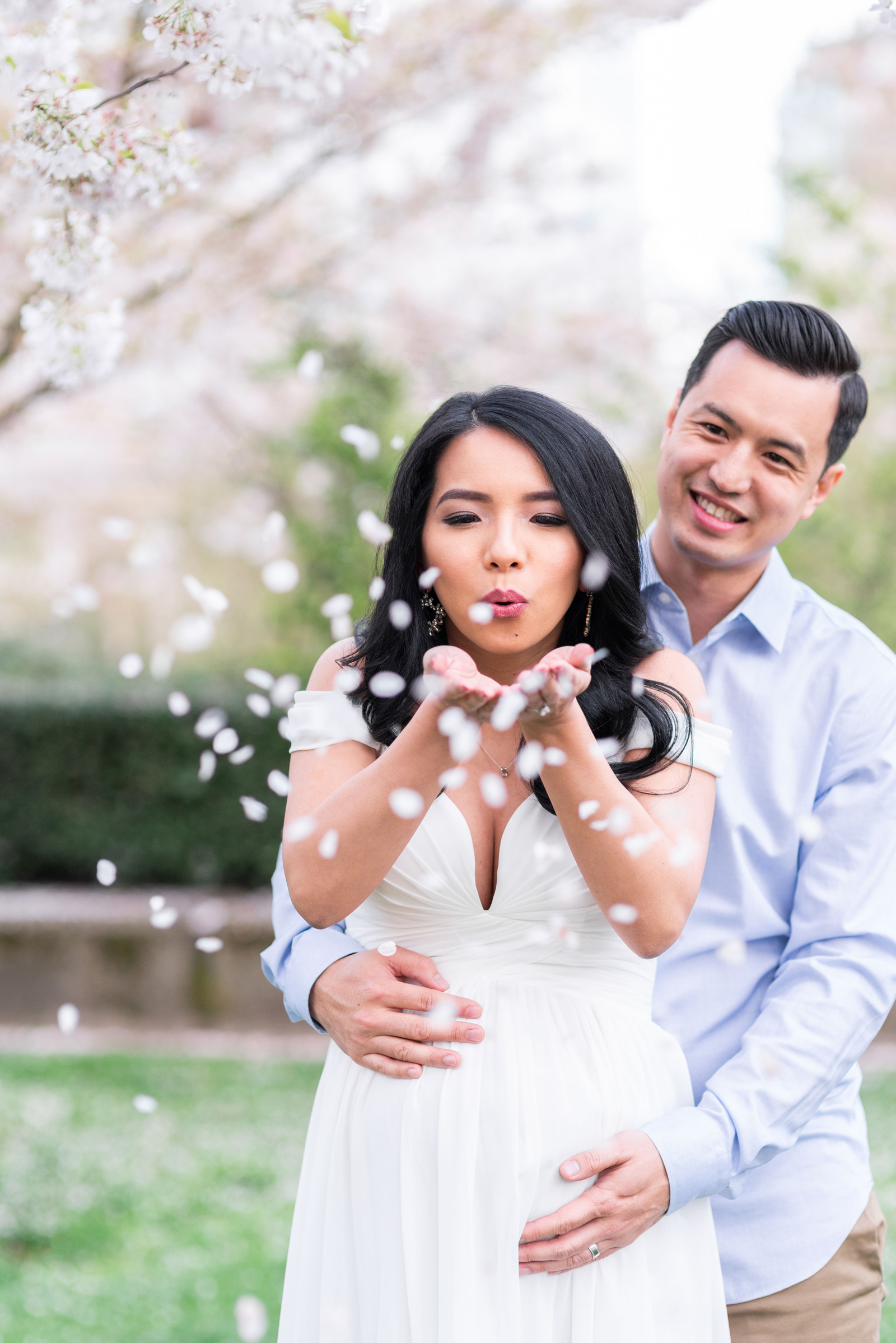 Vancouver maternity photos outdoors in cherry blossoms