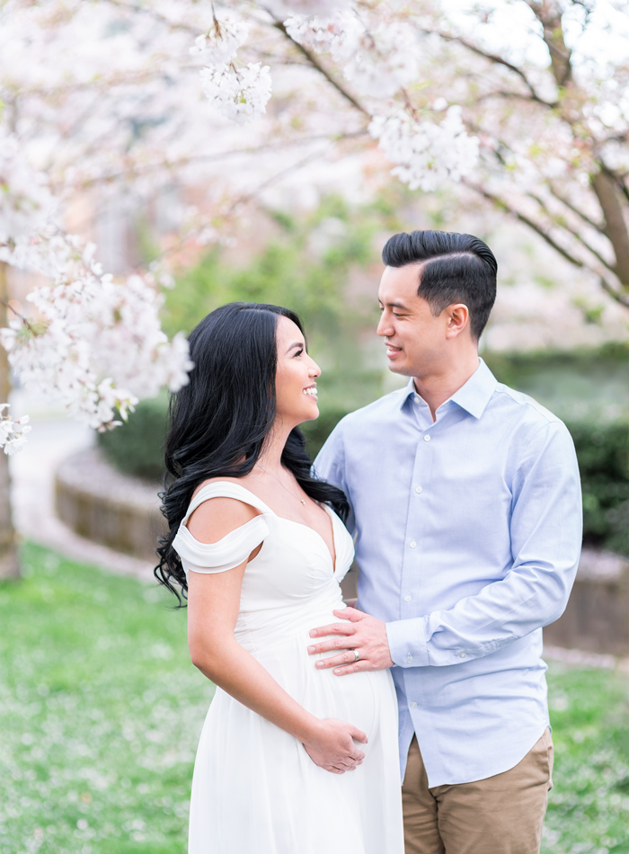 Vancouver cherrry blossom maternity photo sessions