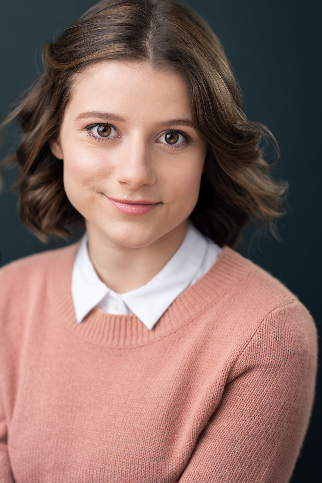 Teen actresses from Sabrina headshot